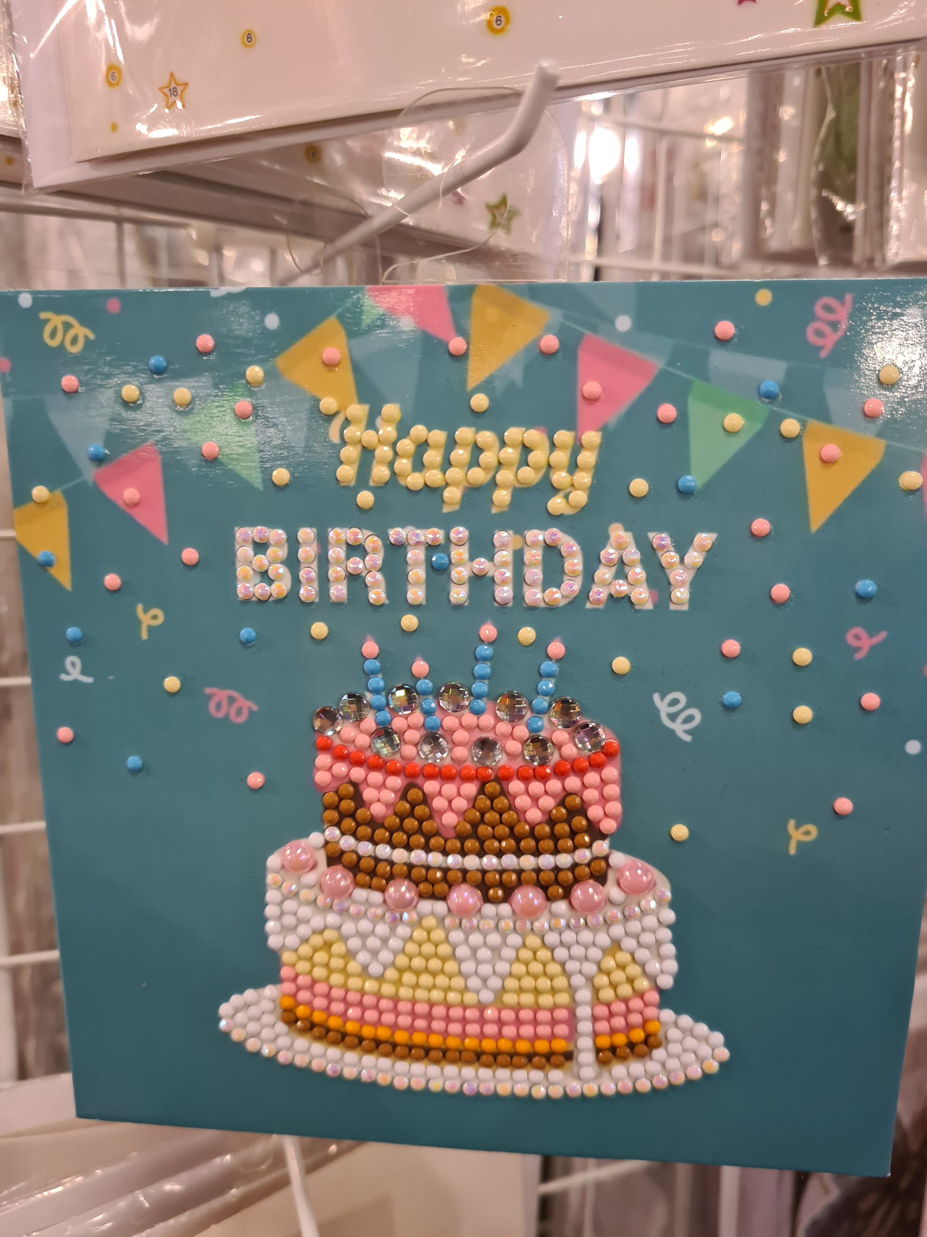 Wenskaart Happy Birthday met Taart en slingers