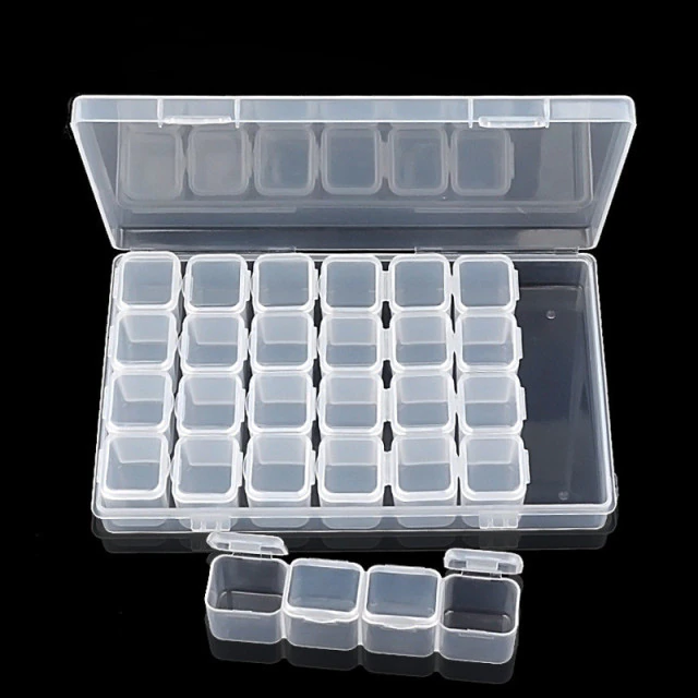 Opslagbox met 28 bakjes